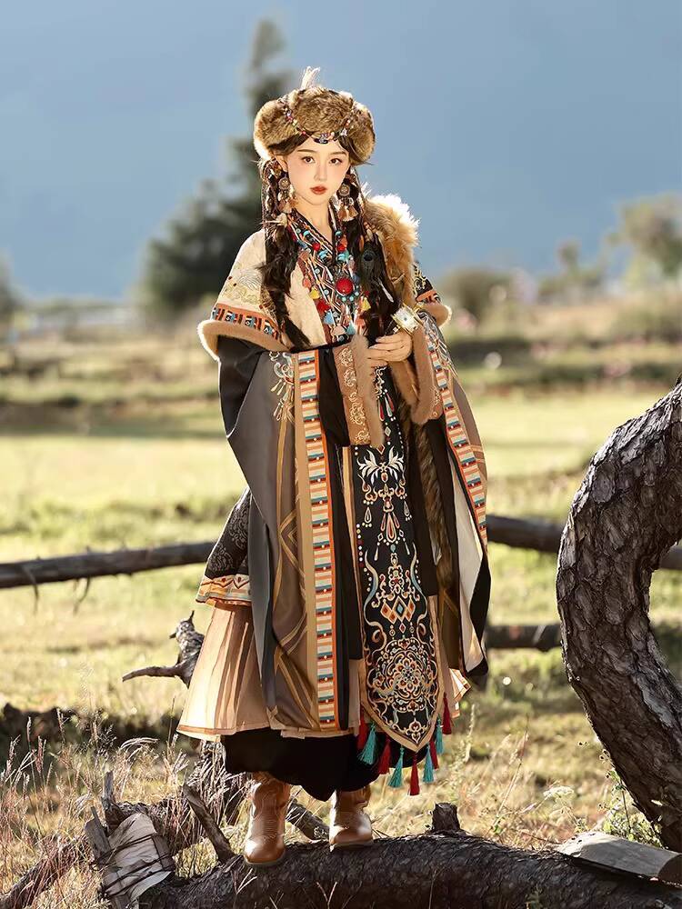 Ethnic Clothing & Online Fashion Store Khaadi Uk - Série de photographie de voyage Robe