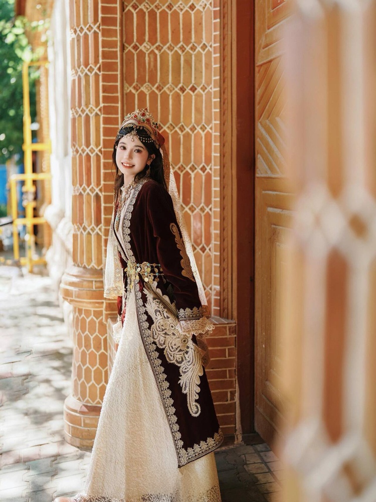 Nouvelle tenue ethnique Uygur, - Ethnic Clothing & Online Fashion Store Khaadi Uk avis et prix