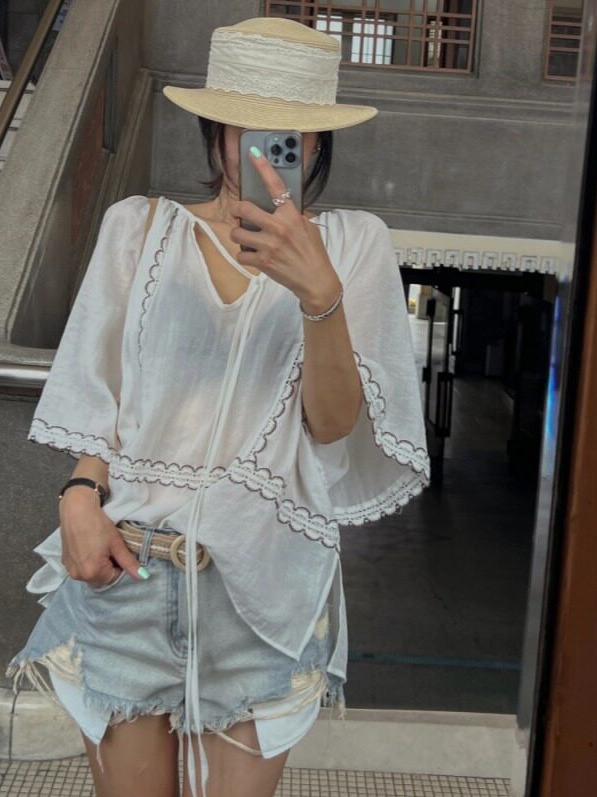 Haut à col en V à lacets et pa - Ethnic Fusion Fashion avis et prix
